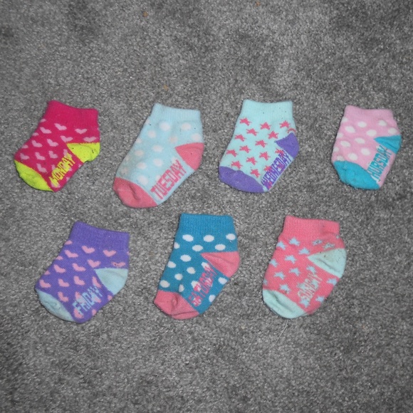 Cat & Jack Other - Cat & Jack Baby girl Day of the Week sock set